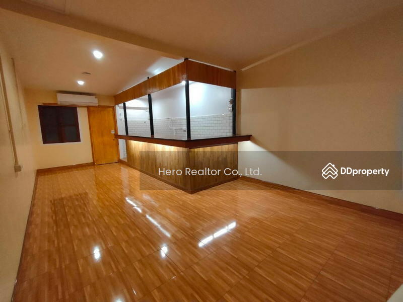 For Rent - For Rent Bangkok Shophouse Silom BTS Chong Nonsi Bang Rak BRE22891, Bangkok