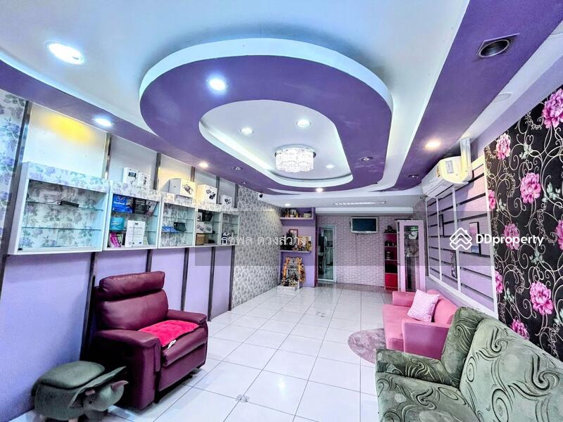 For Sale - Hot Deal! Commercial Building with Business in Cha-Am Market Urgent Sale! Prime Location on Cha-Am, Phetchaburi