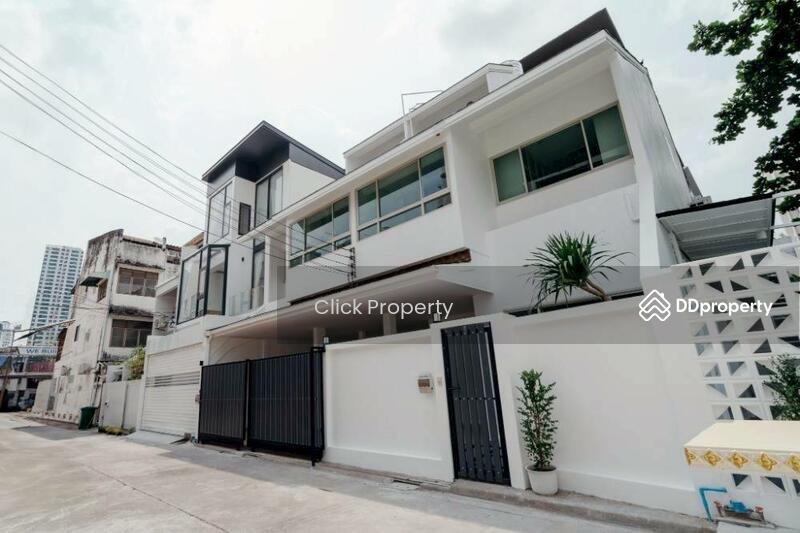 For Sale - Townhome 3 storey 48 sq.w. Soi Sukhumvit 15, Bangkok