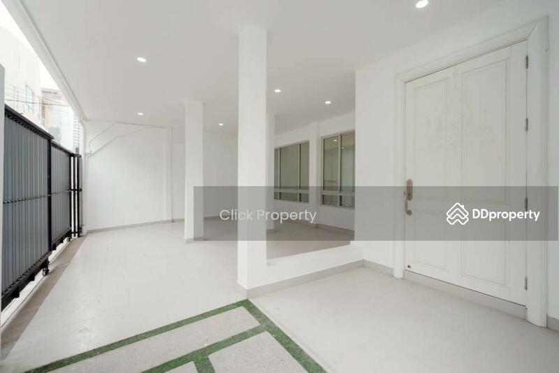 For Sale - Townhome 3 storey 48 sq.w. Soi Sukhumvit 15, Bangkok