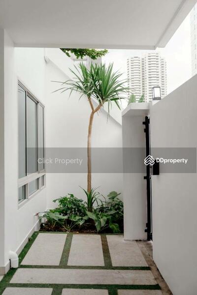 For Sale - Townhome 3 storey 48 sq.w. Soi Sukhumvit 15, Bangkok