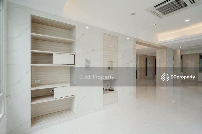 For Sale - Townhome 3 storey 48 sq.w. Soi Sukhumvit 15, Bangkok
