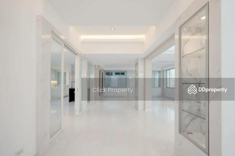 For Sale - Townhome 3 storey 48 sq.w. Soi Sukhumvit 15, Bangkok