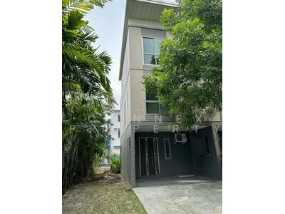 ขาย - Blossom Condo @ Fashion Beyond : บลอสซั่ม คอนโด @ แฟชั่น บียอนด์, กรุงเทพ