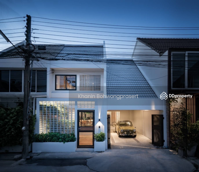 For Sale - 3-Br Townhouse near ARL Ramkhamhaeng, Bangkok