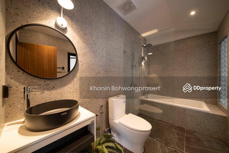 For Sale - 3-Br Townhouse near ARL Ramkhamhaeng, Bangkok