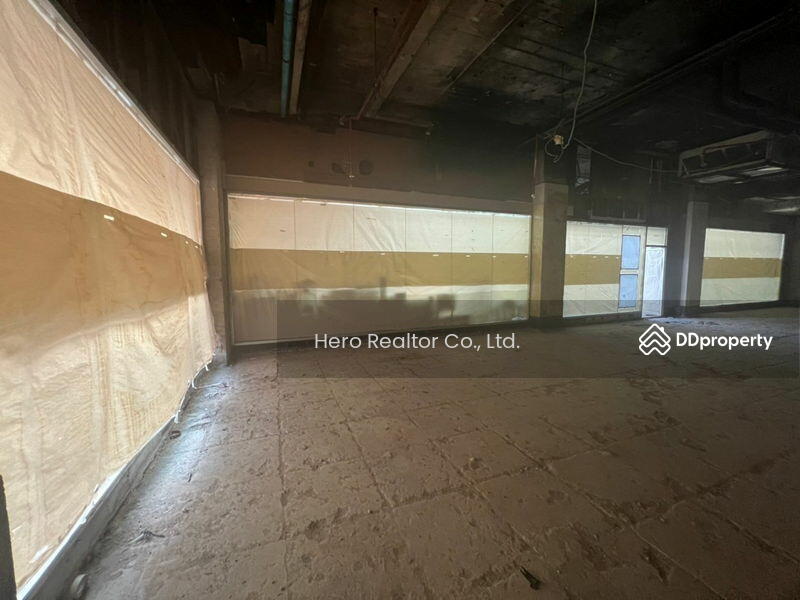 For Rent - For Rent Bangkok Retail Silom BTS Sala Daeng Bang Rak BRE19249, Bangkok