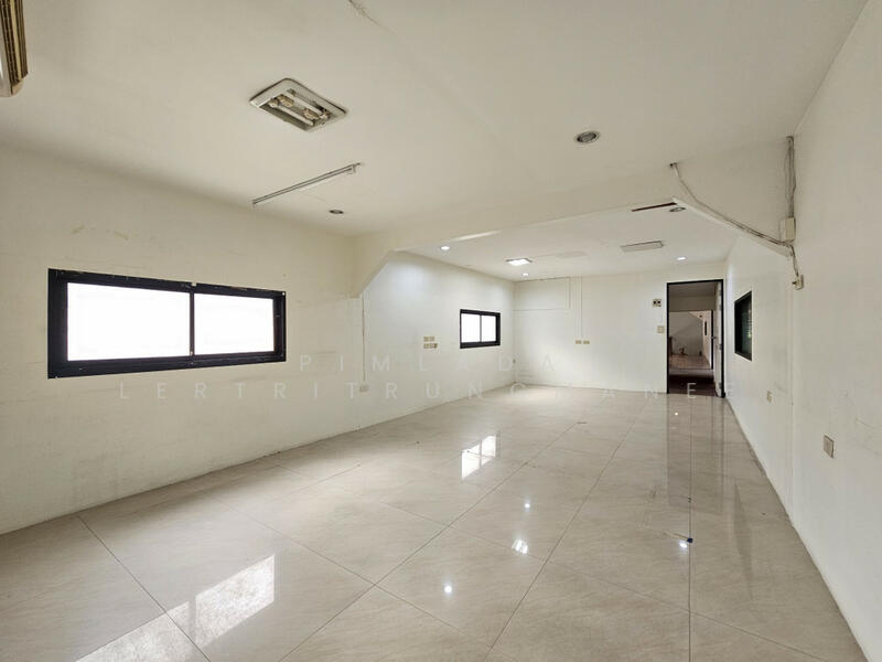 For Rent - ให้เช่าโกดังเก็บสินค้า ซอย เจริญนคร 62 ขนาด 253 ตร.วา, Bangkok