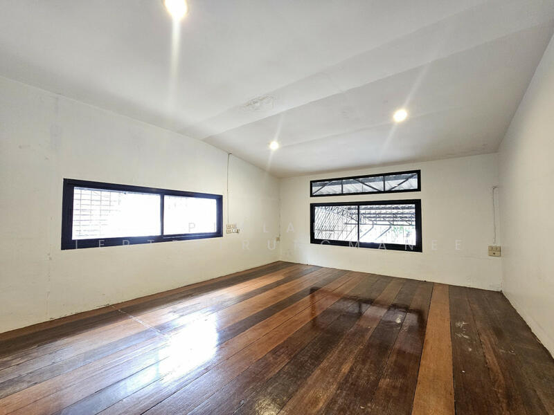 For Rent - ให้เช่าโกดังเก็บสินค้า ซอย เจริญนคร 62 ขนาด 253 ตร.วา, Bangkok