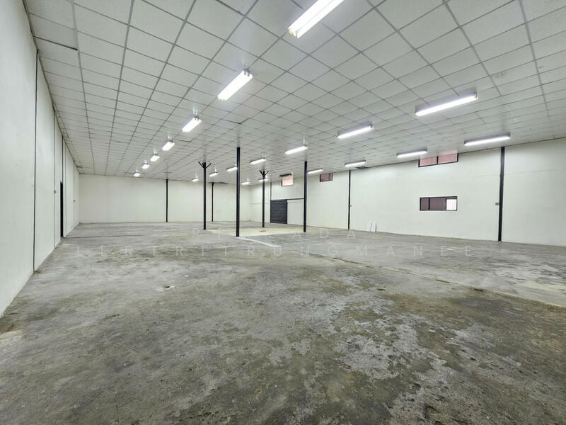 For Rent - ให้เช่าโกดังเก็บสินค้า ซอย เจริญนคร 62 ขนาด 253 ตร.วา, Bangkok