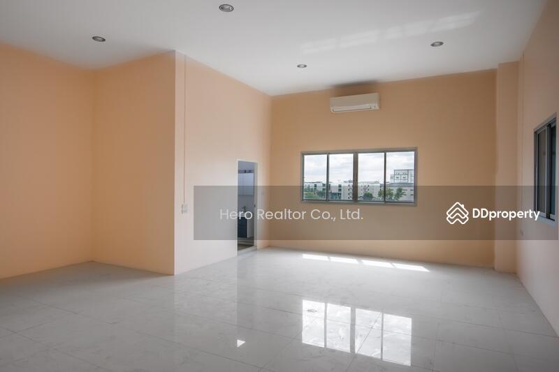 For Rent - For Rent Bangkok Showroom Ratchada-Ram Intra Road Khan Na Yao BRE25603, Bangkok