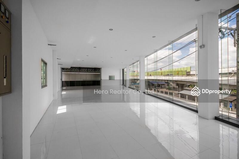 ให้เช่า - ให้เช่า Showroom ถนนรัชดา-รามอินทรา คันนายาว BRE25603, กรุงเทพ