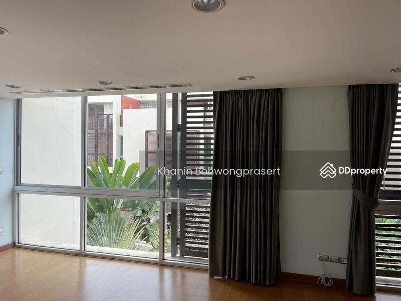 For Rent - 3-Br Townhouse near MRT Khlong Toei, Bangkok