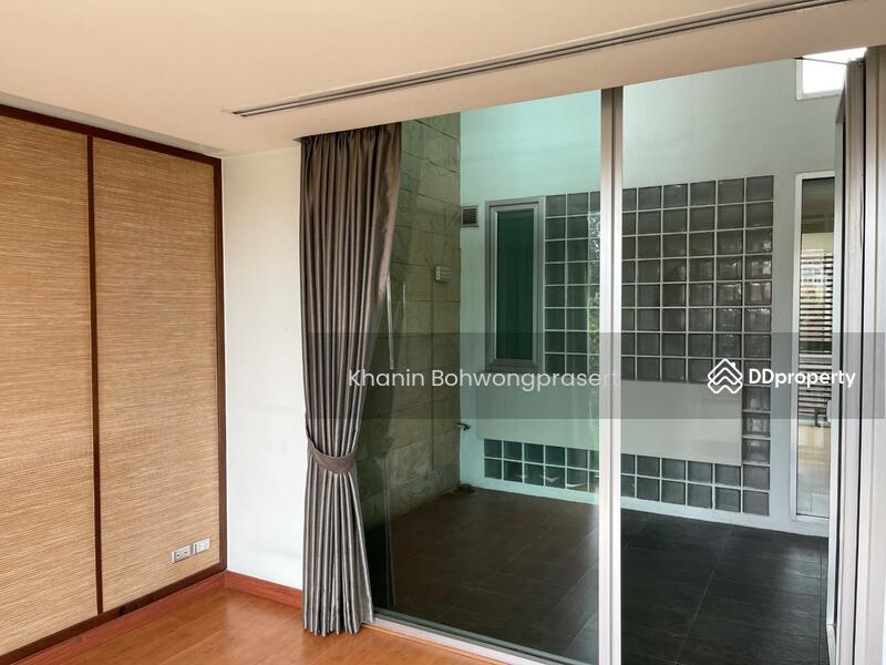 For Rent - 3-Br Townhouse near MRT Khlong Toei, Bangkok