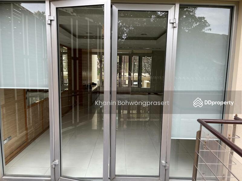 For Rent - 3-Br Townhouse near MRT Khlong Toei, Bangkok