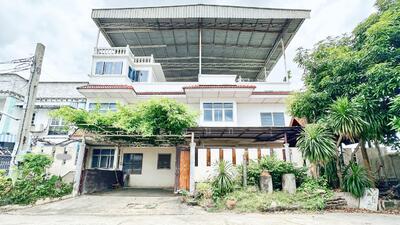 ขาย - ทาวน์เฮ้าส์ ซอยเอกชัย 135 ตีทะลุ 2 คูหา หลังริม, กรุงเทพ