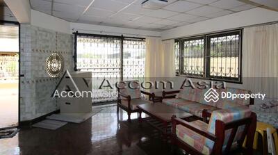 ขาย - 3 Bedrooms Townhouse for Sale in Sukhumvit, Bangkok near BTS Ekkamai (2520828), กรุงเทพ