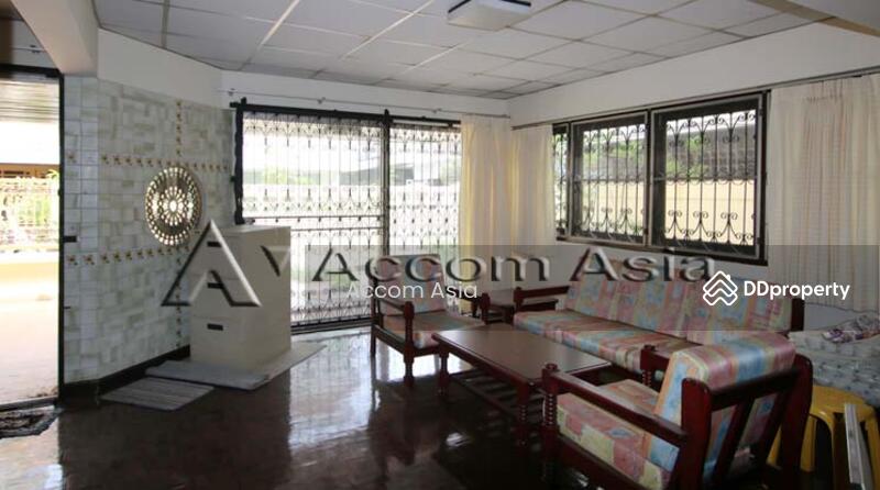 ขาย - 3 Bedrooms Townhouse for Sale in Sukhumvit, Bangkok near BTS Ekkamai (2520828), กรุงเทพ