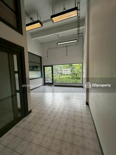 ให้เช่า - ทาวน์โฮม 3 ชั้นครึ่ง ใกล้สถานีรถไฟฟ้าบางกะปิ, กรุงเทพ