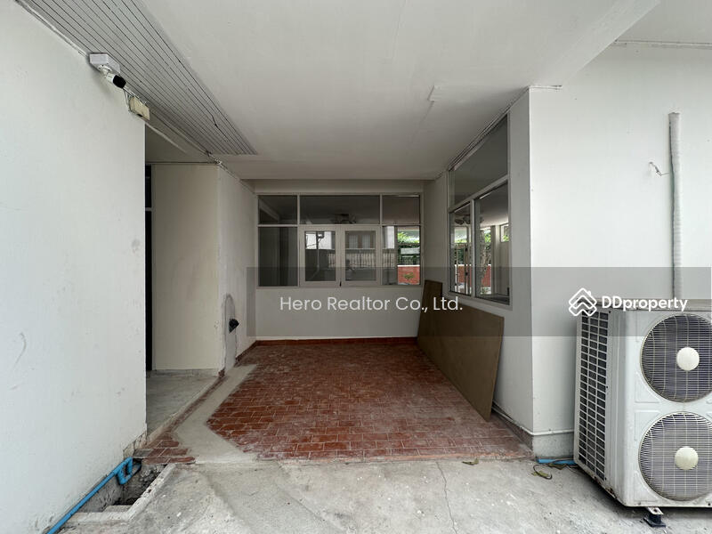 For Rent - For Rent Home Office Near Sukhumvit Road BTS Asok BTS Asok MRT Sukhumvit BRE25015, Bangkok