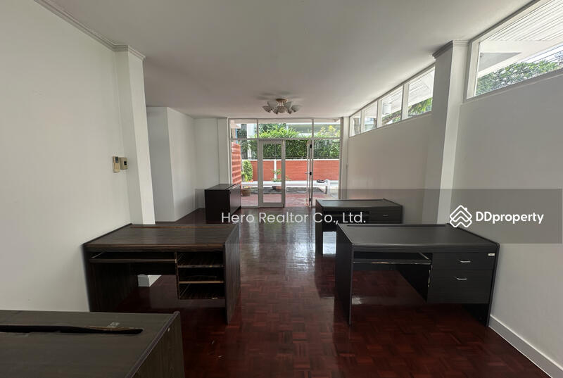 For Rent - For Rent Home Office Near Sukhumvit Road BTS Asok BTS Asok MRT Sukhumvit BRE25015, Bangkok