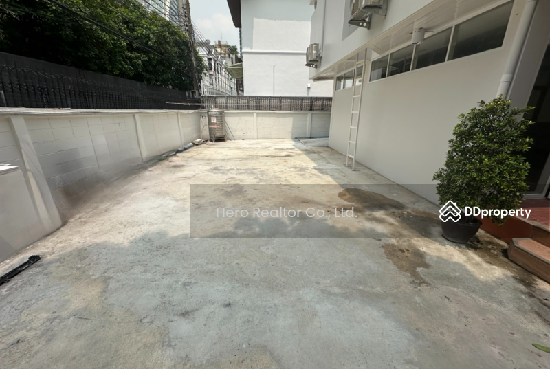 For Rent - For Rent Home Office Near Sukhumvit Road BTS Asok BTS Asok MRT Sukhumvit BRE25015, Bangkok