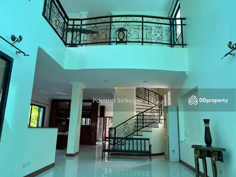 For Sale - 5-Br House near ARL Ratchaprarop, Bangkok