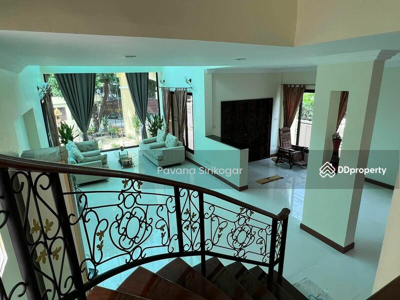 For Sale - 5-Br House near ARL Ratchaprarop, Bangkok