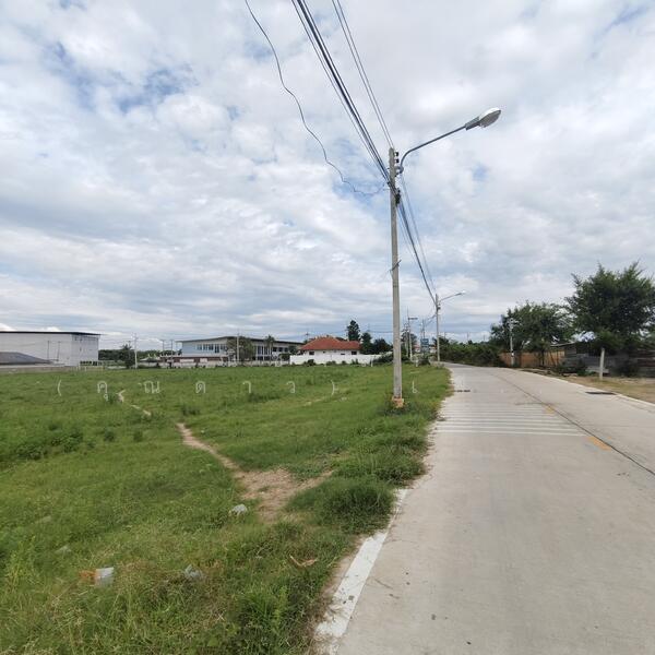 ขาย - พัทยาฝั่งเขา - ห้วยใหญ่ - บ้านอำเภอ ตำบลห้วยใหญ่ อำเภอบางละมุง จังหวัดชลบุรี, ชลบุรี