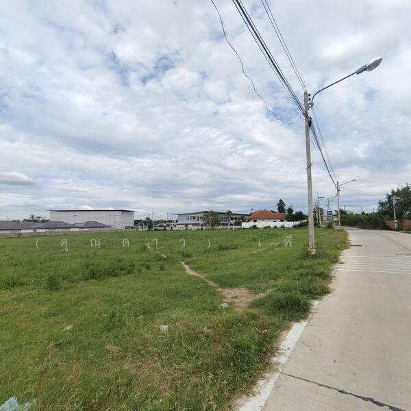 ขาย - พัทยาฝั่งเขา - ห้วยใหญ่ - บ้านอำเภอ ตำบลห้วยใหญ่ อำเภอบางละมุง จังหวัดชลบุรี, ชลบุรี