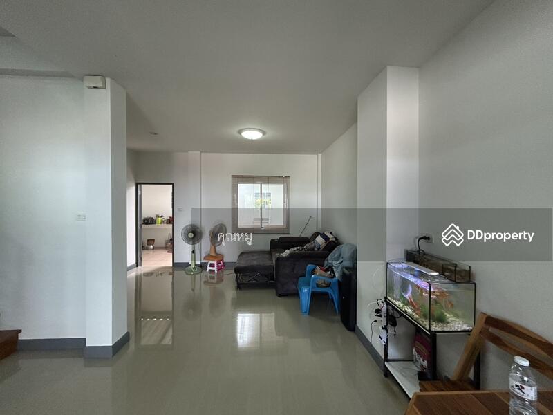 ขาย - บ้านสำหรับคนที่มองหาความสงบ แต่ยังใกล้ความสะดวกในเมือง ขายทาวน์เฮาส์ 2 ชั้น หมู่บ้าน ฟ้าใสวิลล์ 2, ชลบุรี