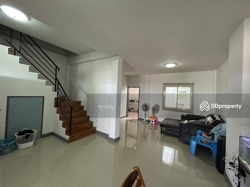 For Sale - บ้านสำหรับคนที่มองหาความสงบ แต่ยังใกล้ความสะดวกในเมือง ขายทาวน์เฮาส์ 2 ชั้น หมู่บ้าน ฟ้าใสวิลล์ 2, Chon Buri