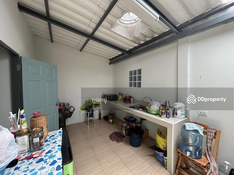 For Sale - บ้านสำหรับคนที่มองหาความสงบ แต่ยังใกล้ความสะดวกในเมือง ขายทาวน์เฮาส์ 2 ชั้น หมู่บ้าน ฟ้าใสวิลล์ 2, Chon Buri