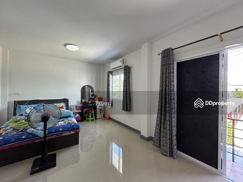 For Sale - บ้านสำหรับคนที่มองหาความสงบ แต่ยังใกล้ความสะดวกในเมือง ขายทาวน์เฮาส์ 2 ชั้น หมู่บ้าน ฟ้าใสวิลล์ 2, Chon Buri