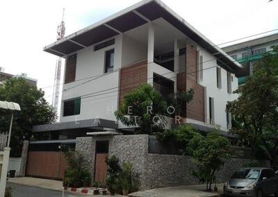 ขาย - ขายบ้านพร้อมออฟฟิศ สาทร ใกล้ BTS ช่องนนทรี BRE22426, กรุงเทพ