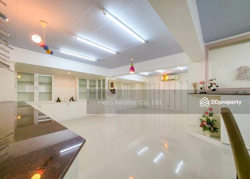 For Rent - For Rent Shop House Rama 4 Khlong Toei BTS Phra Kanong BRE25609, Bangkok