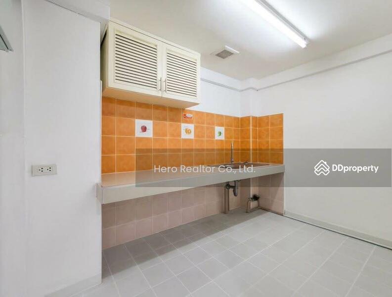 For Rent - For Rent Shop House Rama 4 Khlong Toei BTS Phra Kanong BRE25609, Bangkok