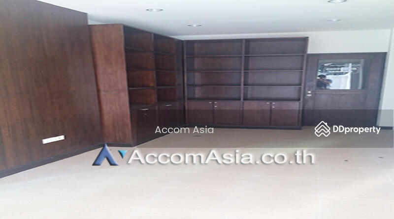 ให้เช่า - Home Office 4 Bedrooms House for Rent in Sukhumvit, Bangkok near BTS Thong Lo at Sukhumvit Villa, กรุงเทพ