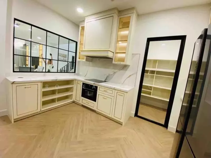 For Rent - Nantawan Rama 9 - New Krungthepkreetha, Bangkok