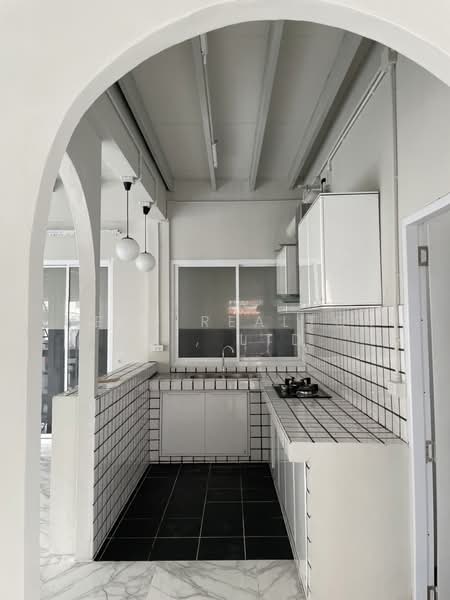 For Rent Single House/Home Office Sutthisan Huai Khwang BRE16838, Bangkok, Huai Khwang, Bangkok, 3 Bedrooms, 300 sqm, Single Detached House For Rent, by Hero Realtor Co., Ltd., 60126667 - DDproperty.com