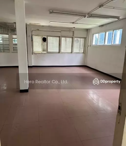 For Sale - For Sale Bangkok Shop House Sukhumvit Khlong Toei near BTS Phrom Phong BRE25052, Bangkok
