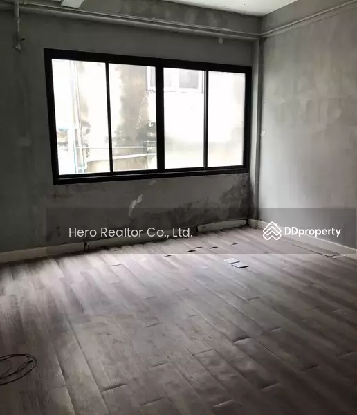 For Sale - For Sale Bangkok Shop House Sukhumvit Khlong Toei near BTS Phrom Phong BRE25052, Bangkok