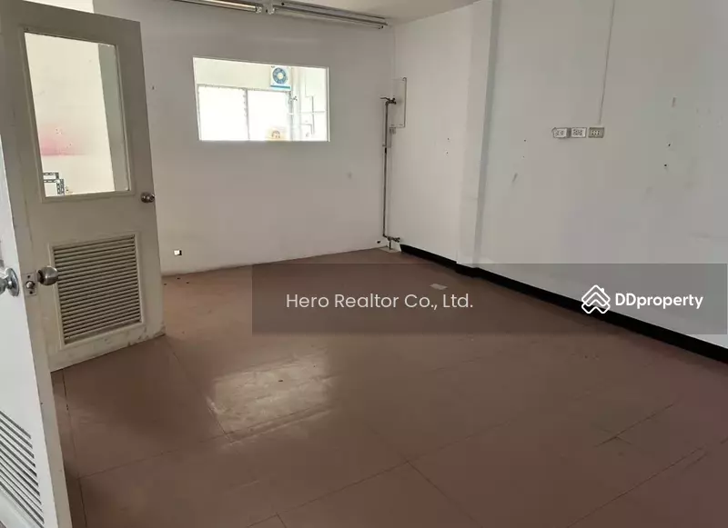 For Sale - For Sale Bangkok Shop House Sukhumvit Khlong Toei near BTS Phrom Phong BRE25052, Bangkok