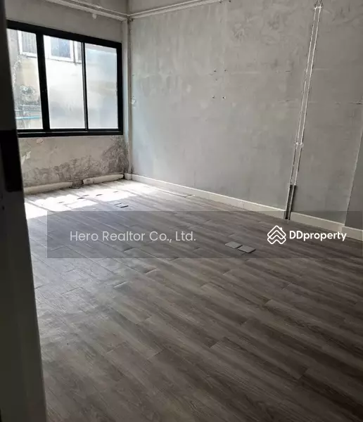 For Sale - For Sale Bangkok Shop House Sukhumvit Khlong Toei near BTS Phrom Phong BRE25052, Bangkok