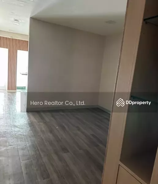 For Sale - For Sale Bangkok Shop House Sukhumvit Khlong Toei near BTS Phrom Phong BRE25052, Bangkok