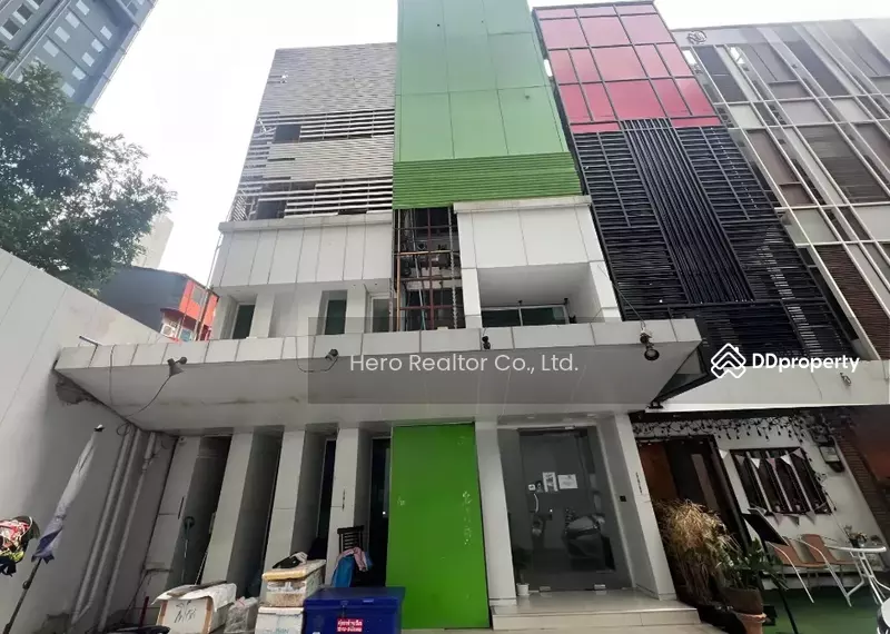 For Sale - For Sale Bangkok Shop House Sukhumvit Khlong Toei near BTS Phrom Phong BRE25052, Bangkok