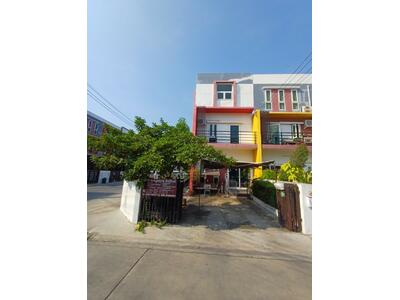 ขาย - The Happiness Wat Lat Pla Duk : เดอะแฮปปี้เนส วัดลาดปลาดุก, นนทบุรี