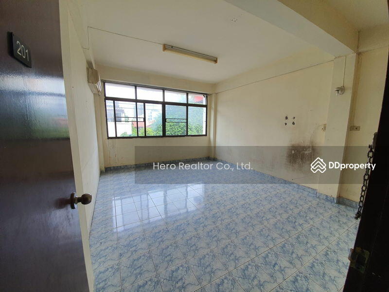For Rent - For Rent Shop House Sathorn MRT Lumpini Sathorn Bangkok BRE19419, Bangkok