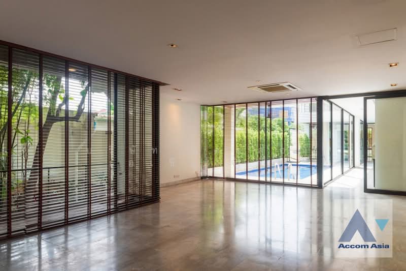 ให้เช่า - Partly Furnished, Home Office, Private Swimming Pool 4 Bedrooms House for Rent in Phaholyothin, กรุงเทพ