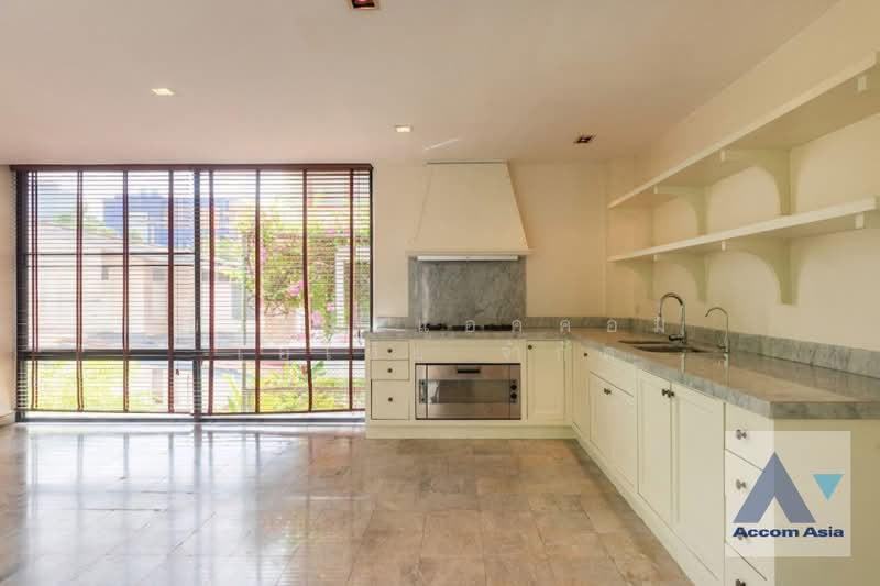 ให้เช่า - Partly Furnished, Home Office, Private Swimming Pool 4 Bedrooms House for Rent in Phaholyothin, กรุงเทพ